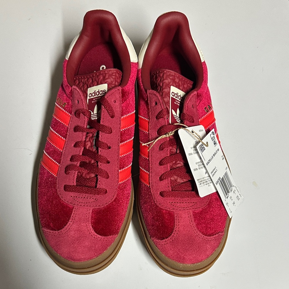 Adidas platform gazelles, red velvet NWT